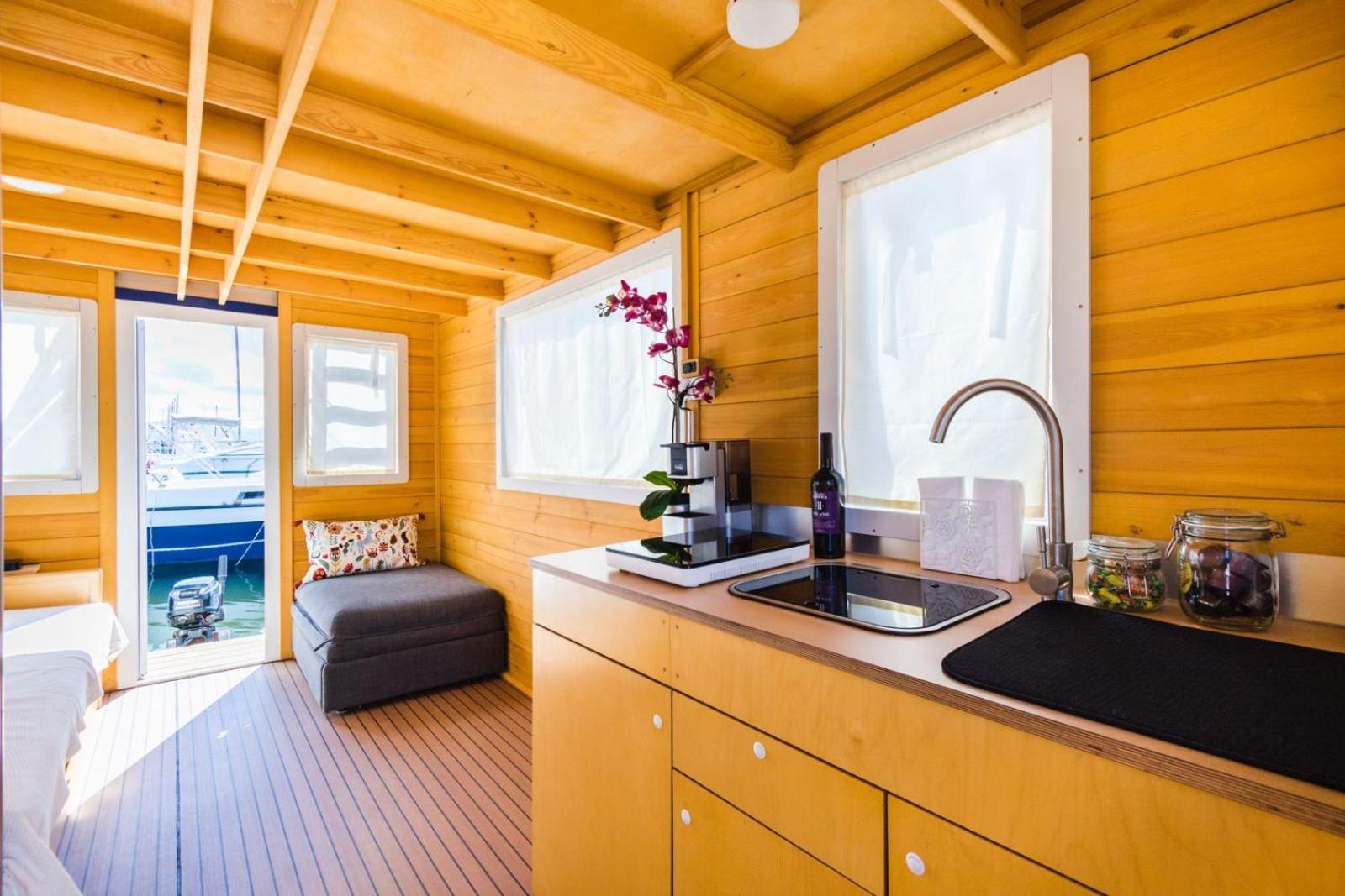 Hotel na wodzie Houseboat Sardinia *